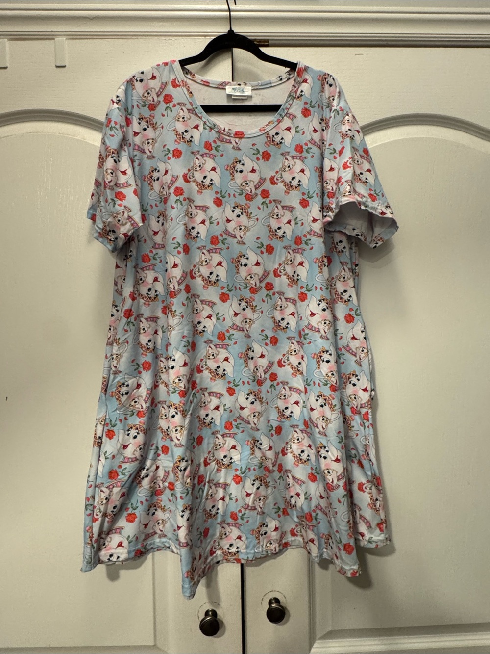 EUC- Women’s Swing dress featuring Mrs. Potts